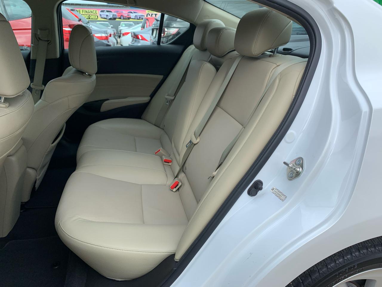 Acura ILX 8-Spd AT w/ Premium Package 2016