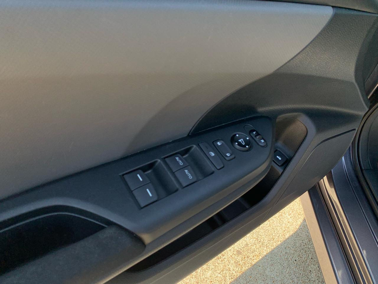 Honda Civic LX Sedan CVT 2017