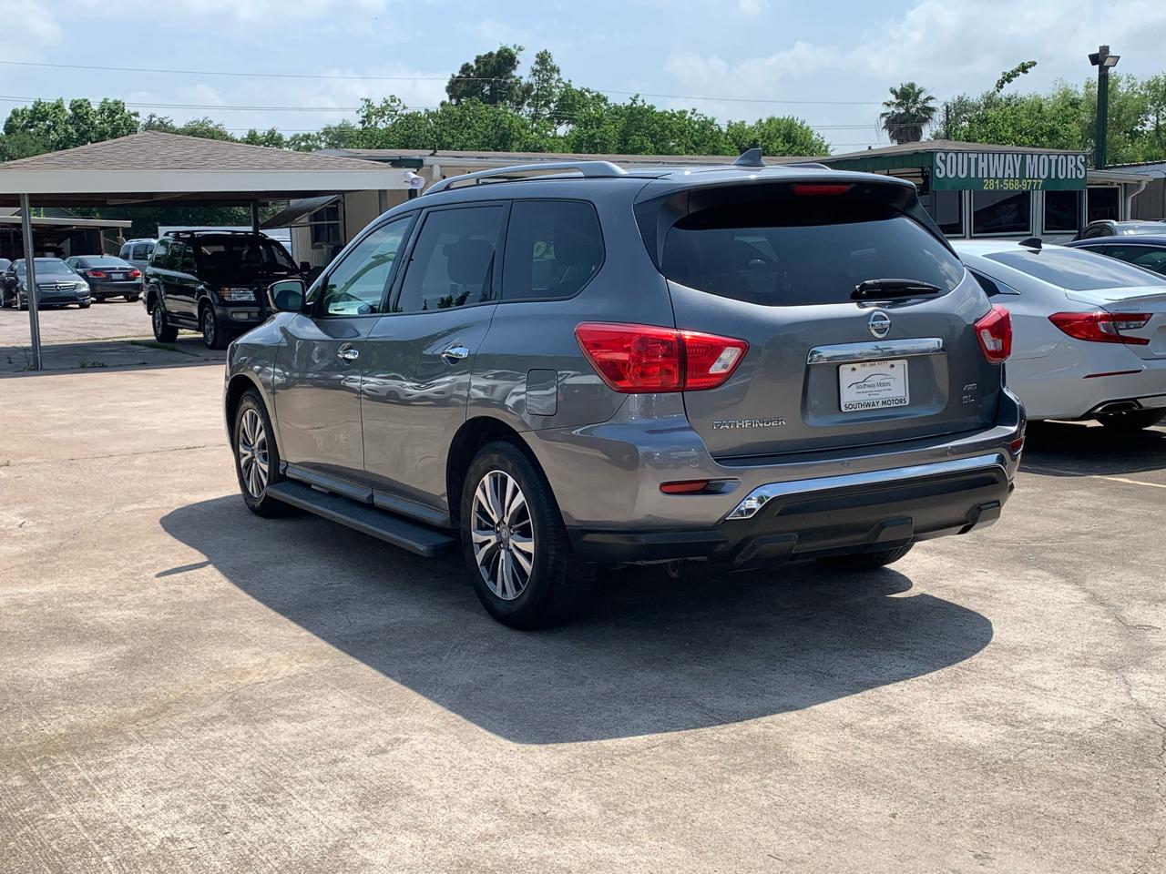 Nissan Pathfinder SL 4WD 2020