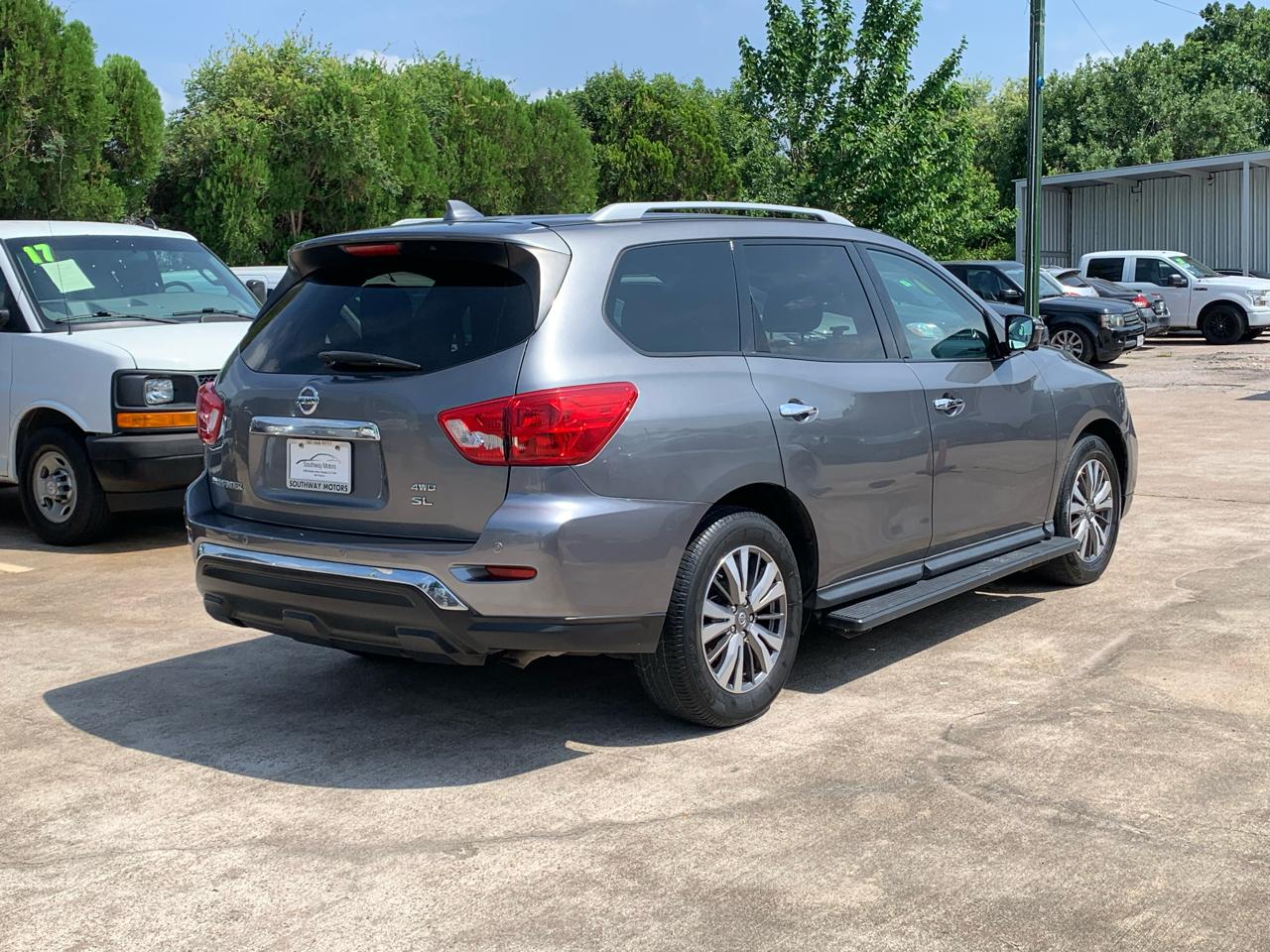 Nissan Pathfinder SL 4WD 2020