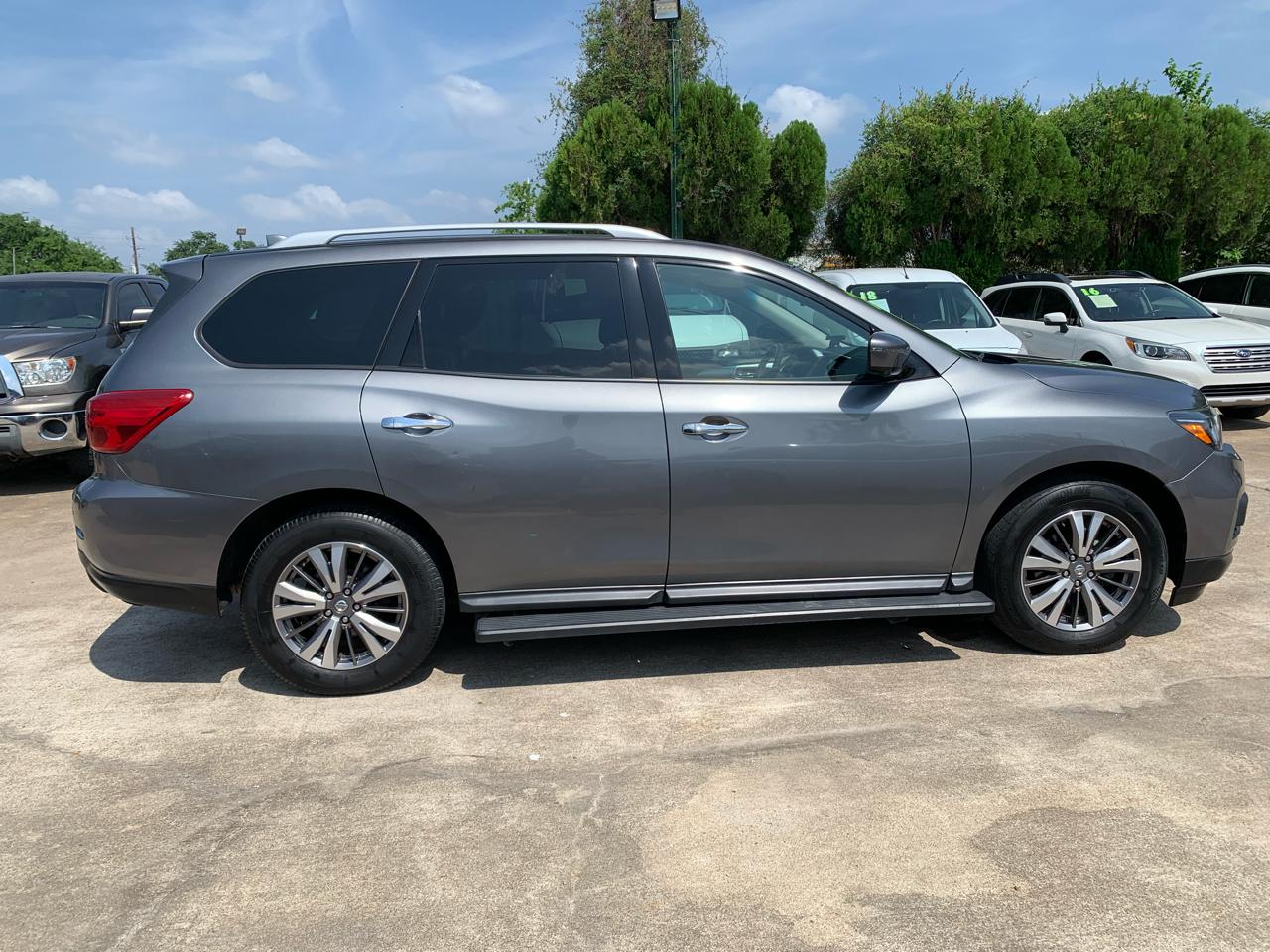 Nissan Pathfinder SL 4WD 2020