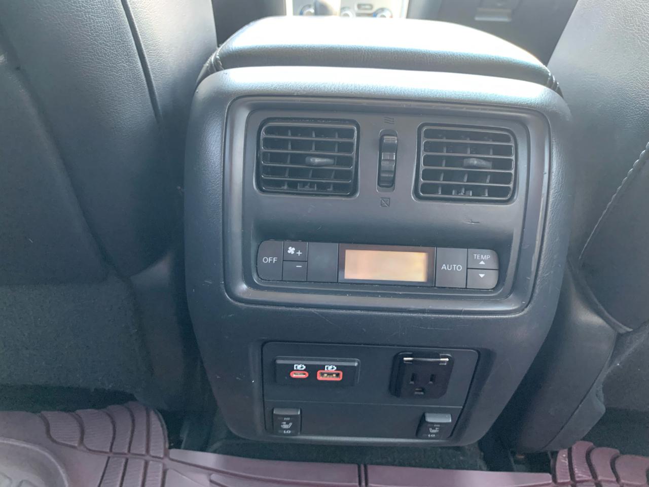 Nissan Pathfinder SL 4WD 2020