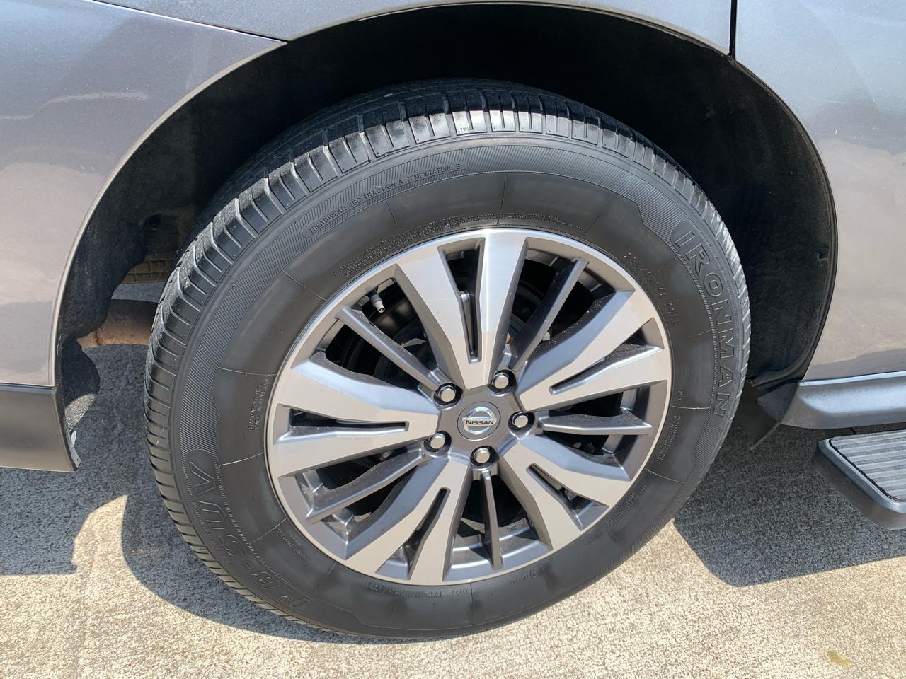 Nissan Pathfinder SL 4WD 2020