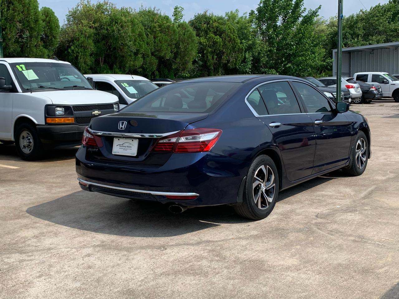 Honda Accord LX Sedan CVT 2017