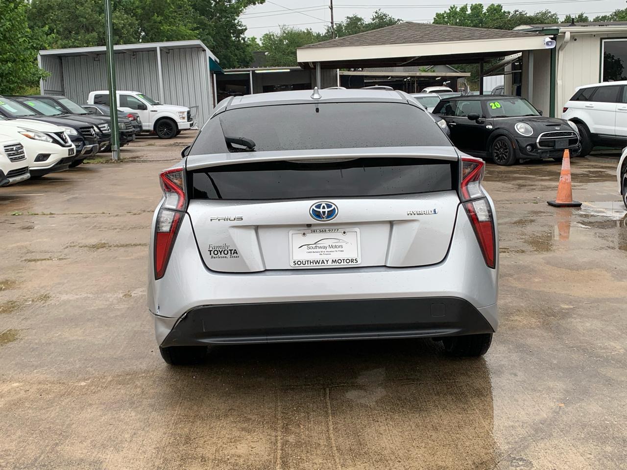 Toyota Prius Two 2017