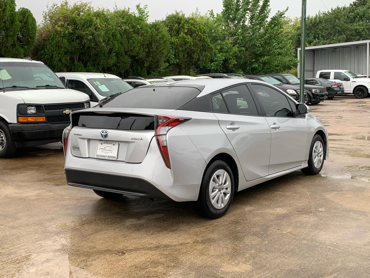 Toyota Prius Two 2017