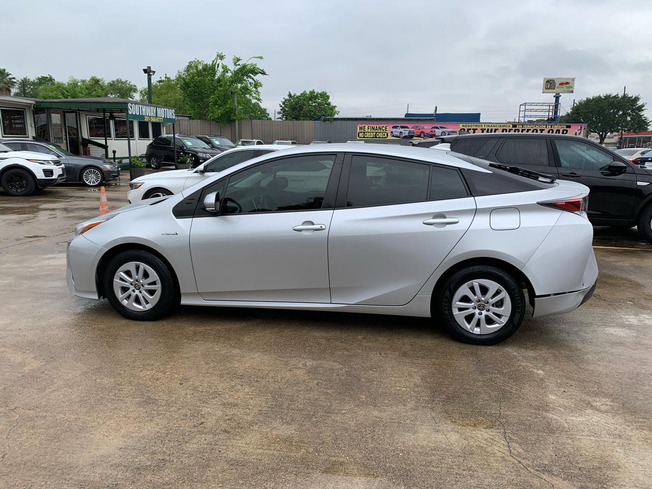 Toyota Prius Two 2017