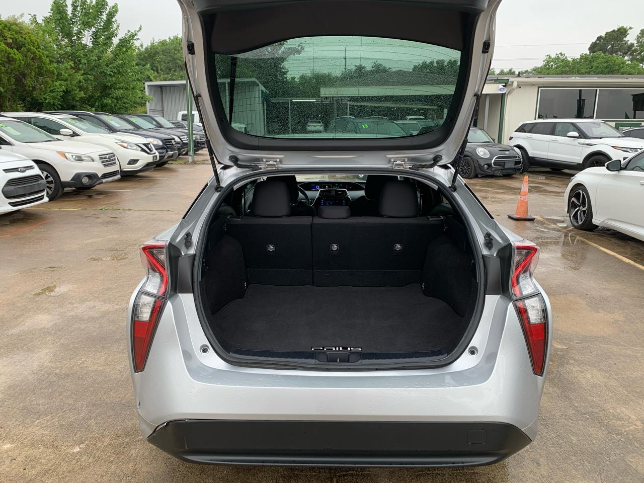 Toyota Prius Two 2017