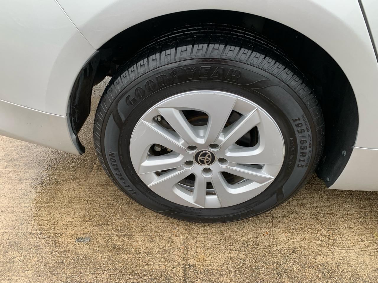 Toyota Prius Two 2017