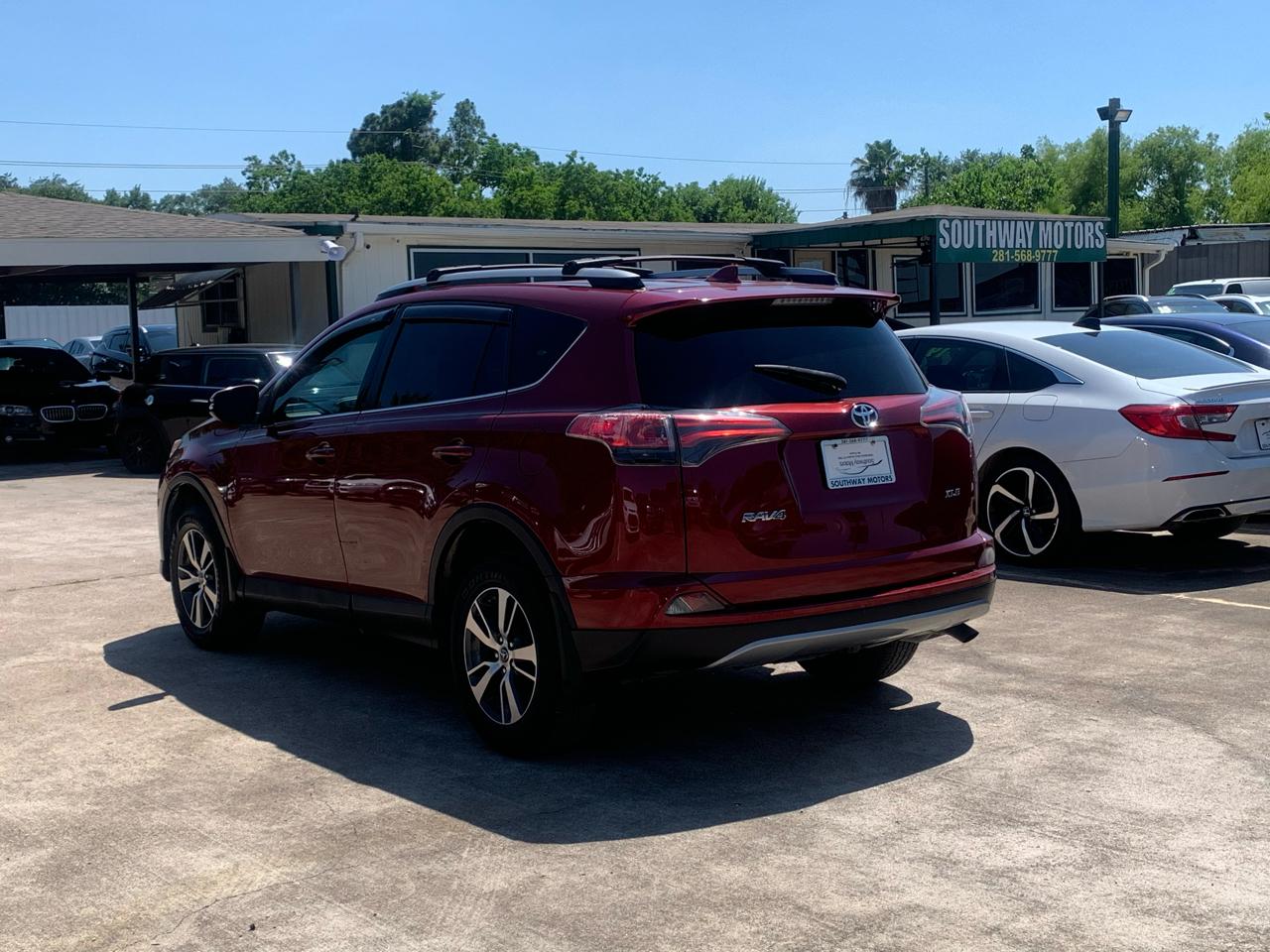 Toyota RAV4 XLE FWD 2018