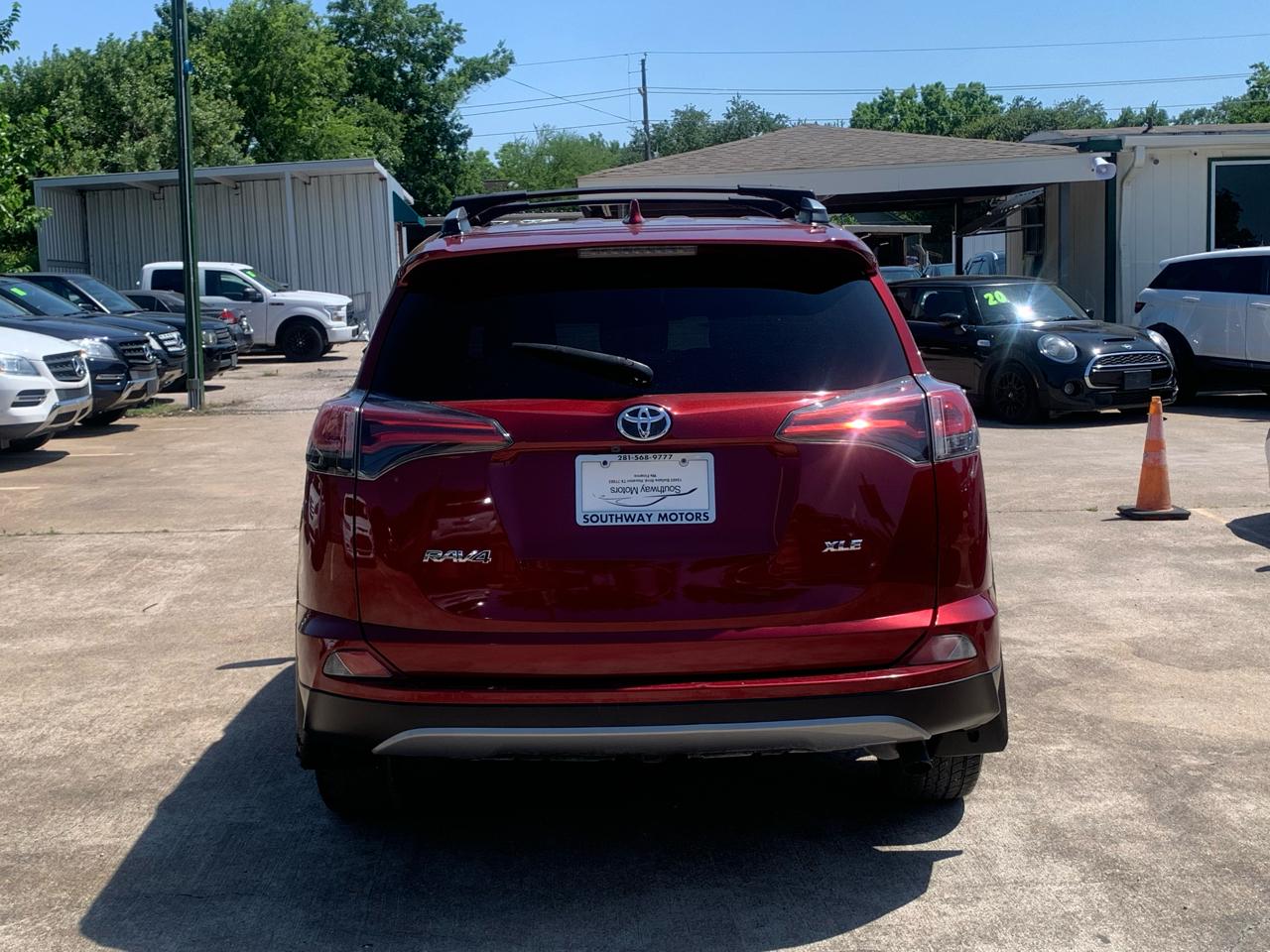 Toyota RAV4 XLE FWD 2018
