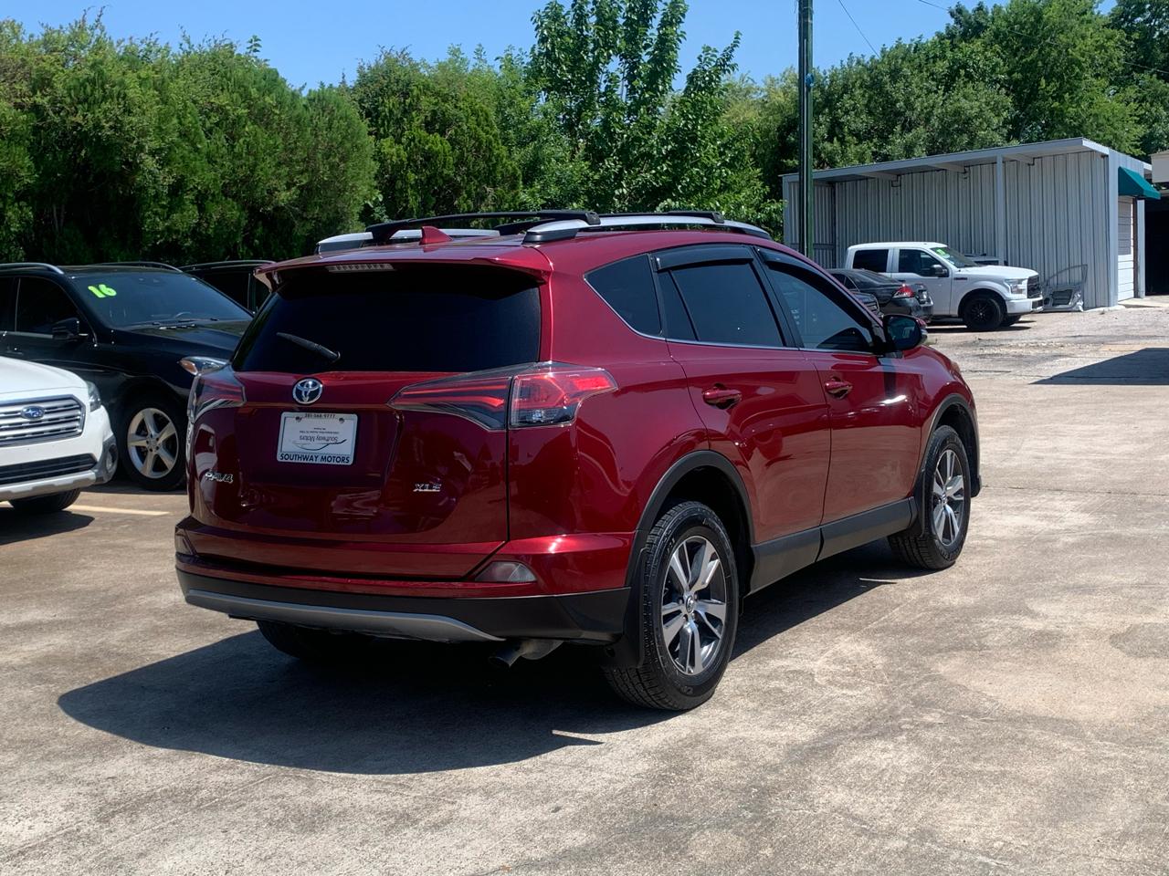 Toyota RAV4 XLE FWD 2018