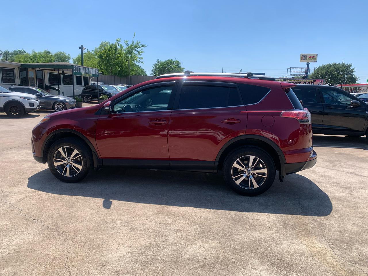 Toyota RAV4 XLE FWD 2018