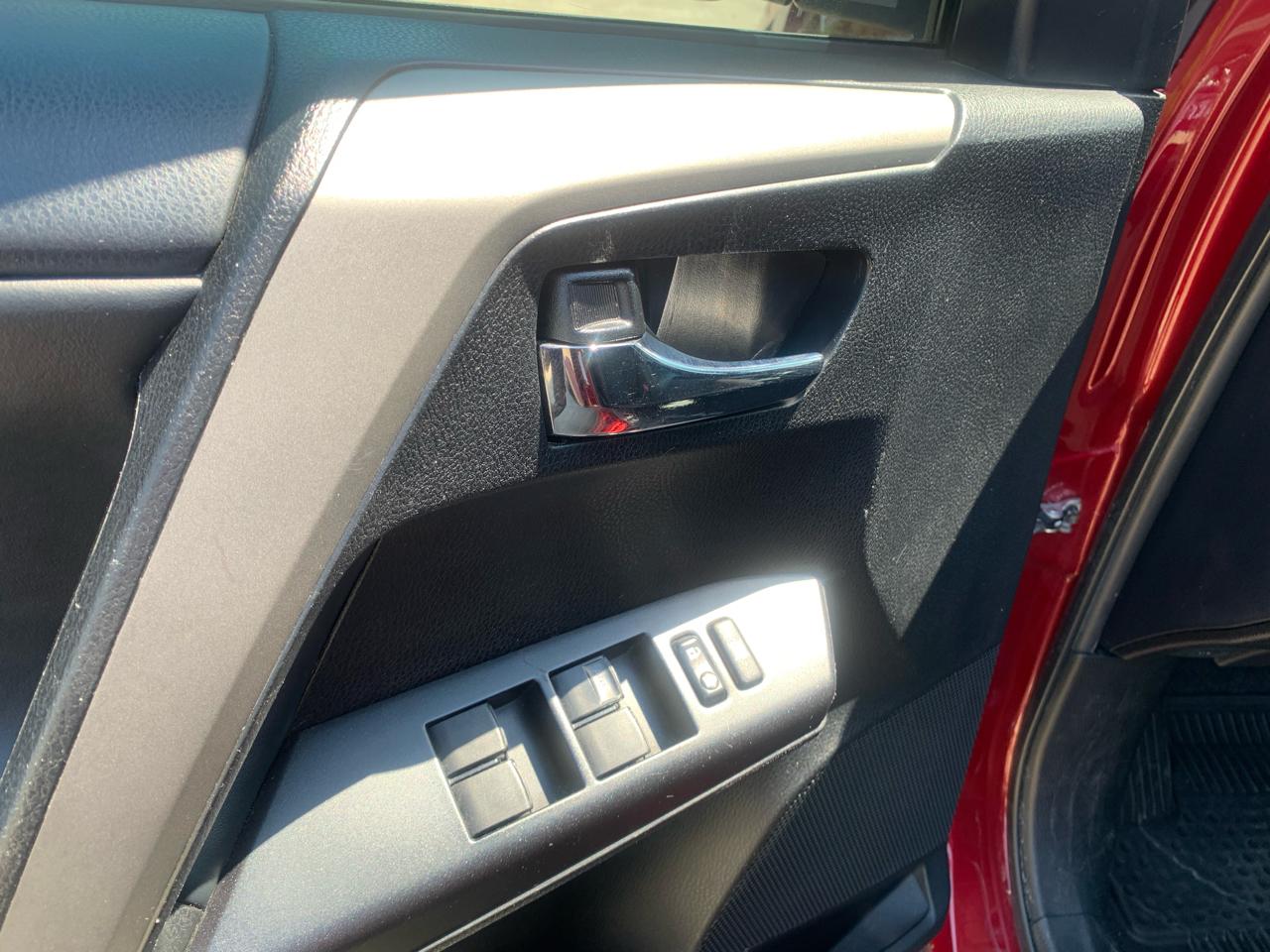 Toyota RAV4 XLE FWD 2018