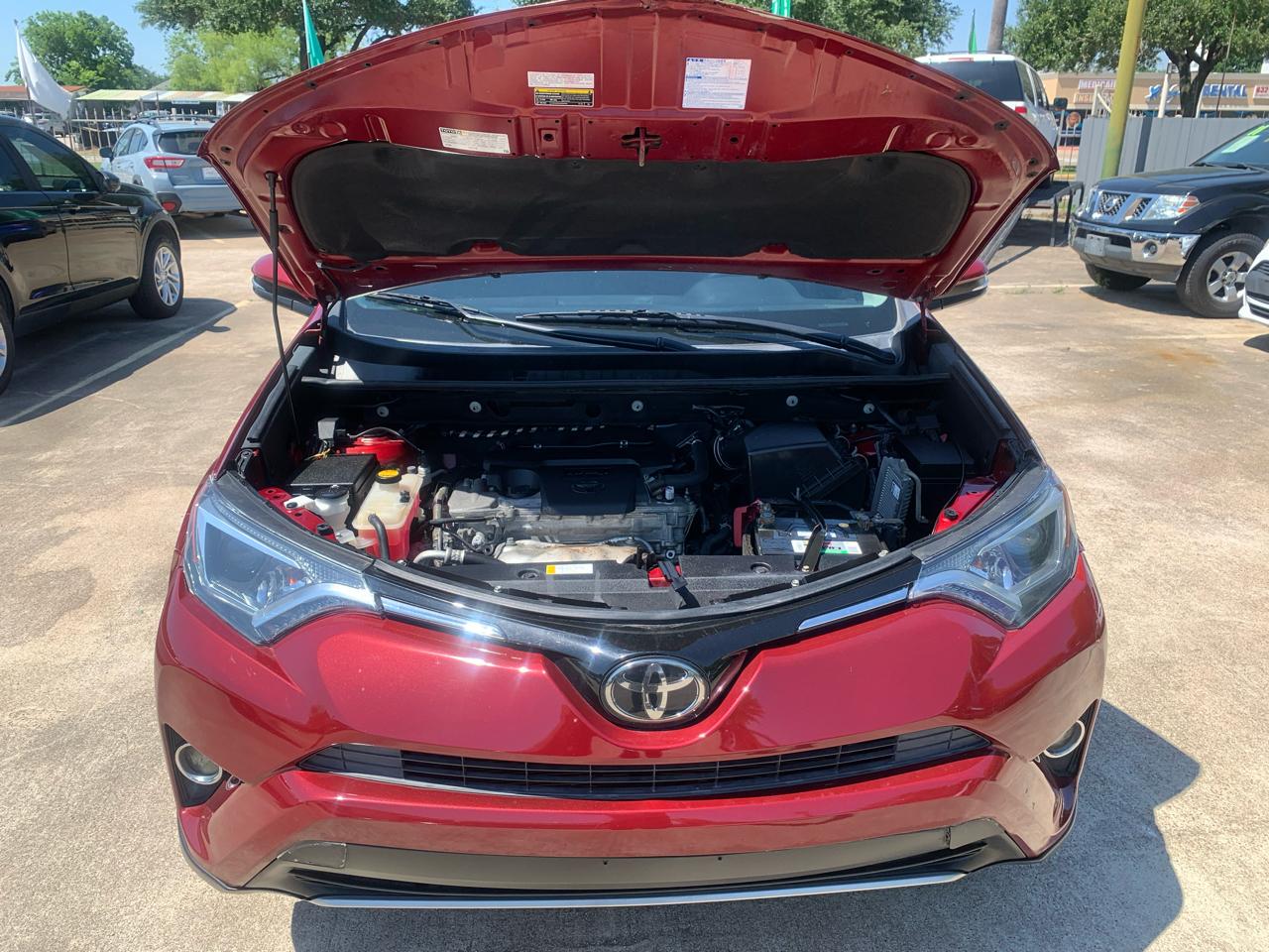 Toyota RAV4 XLE FWD 2018