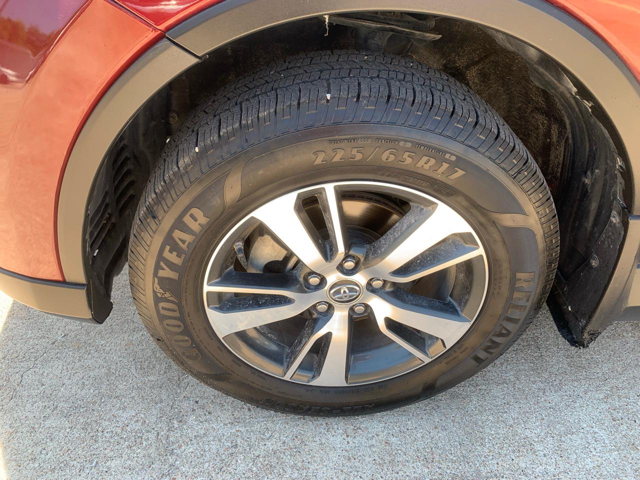 Toyota RAV4 XLE FWD 2018