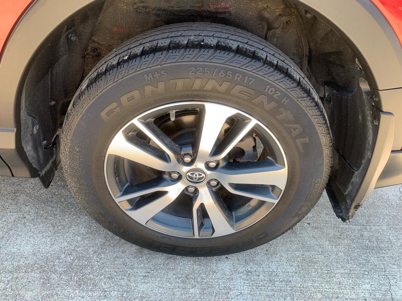 Toyota RAV4 XLE FWD 2018