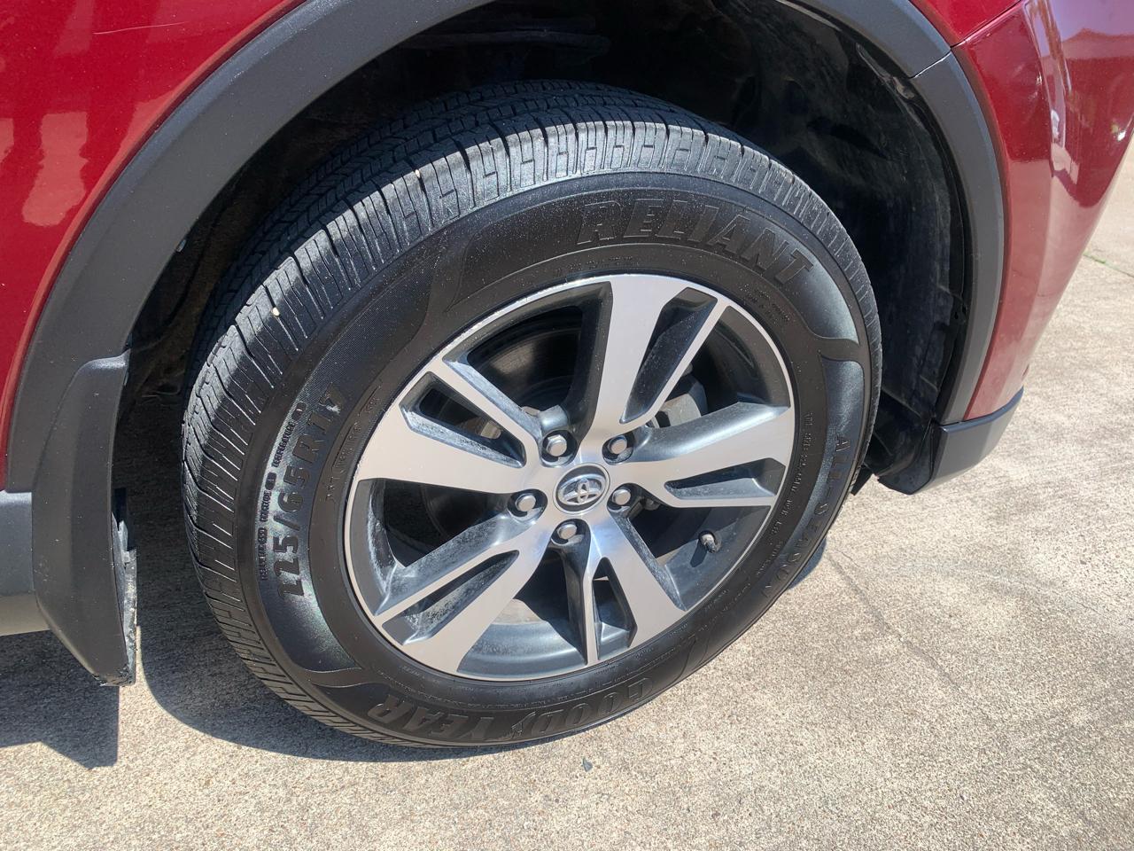 Toyota RAV4 XLE FWD 2018