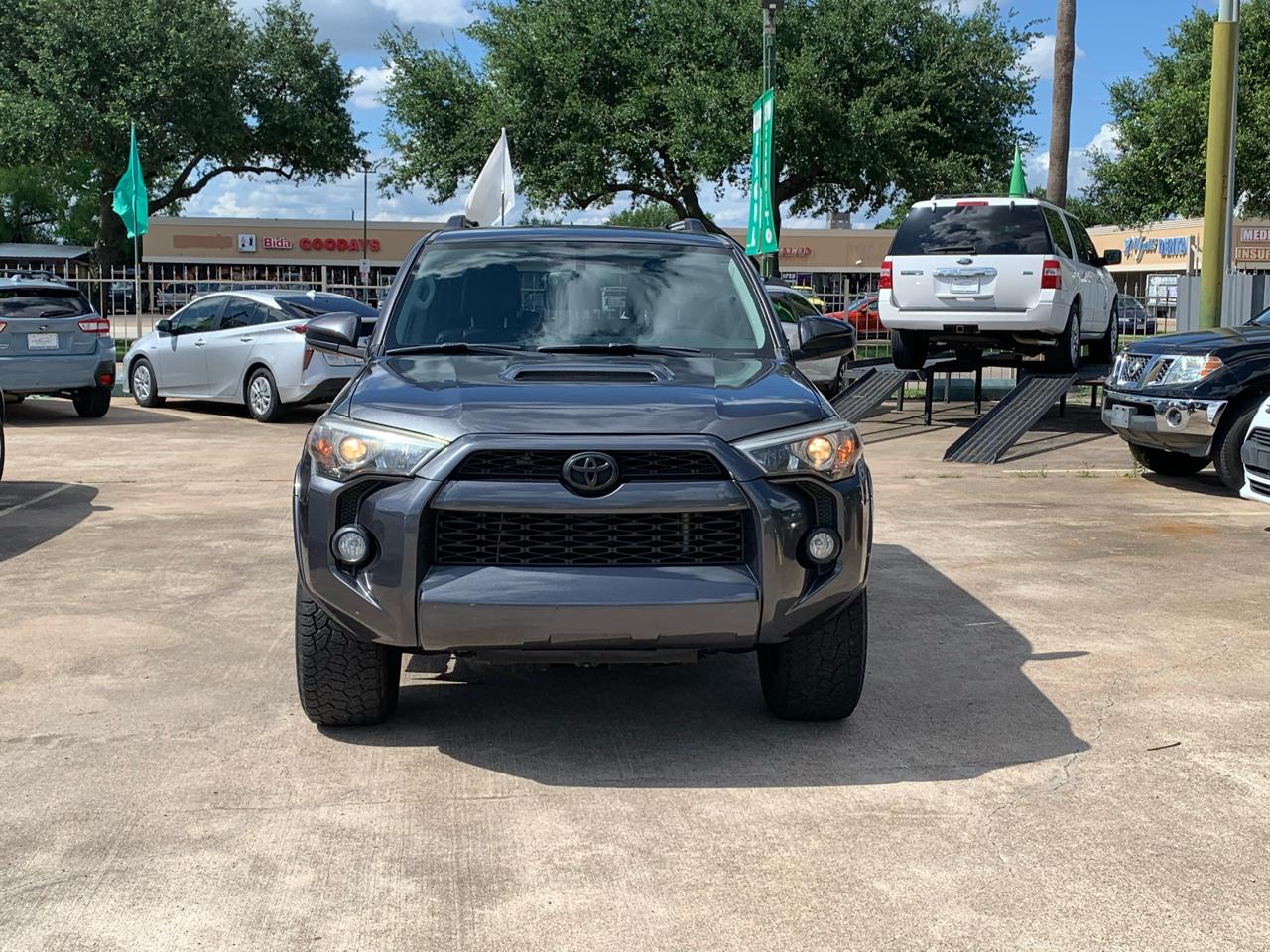 Toyota 4Runner SR5 2WD 2019