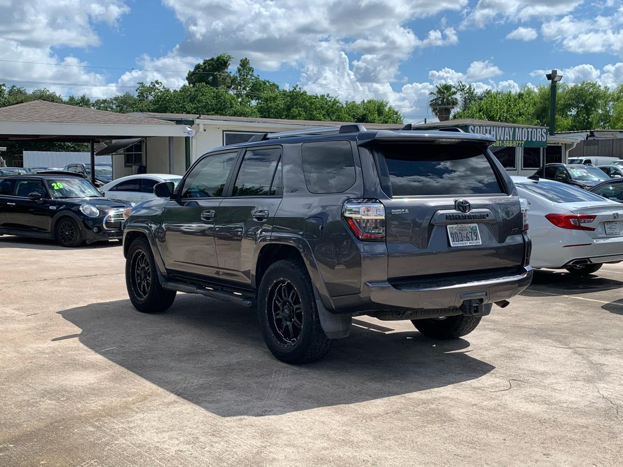 Toyota 4Runner SR5 2WD 2019