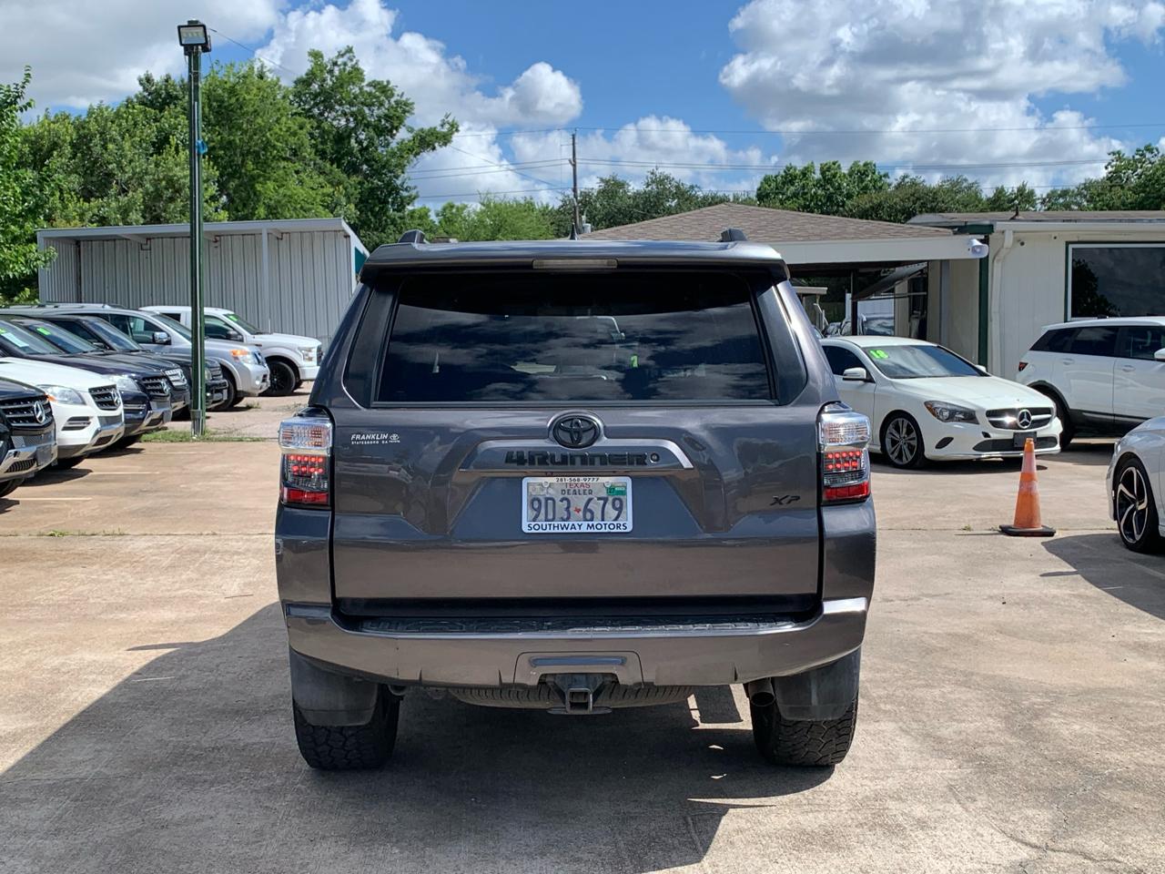 Toyota 4Runner SR5 2WD 2019