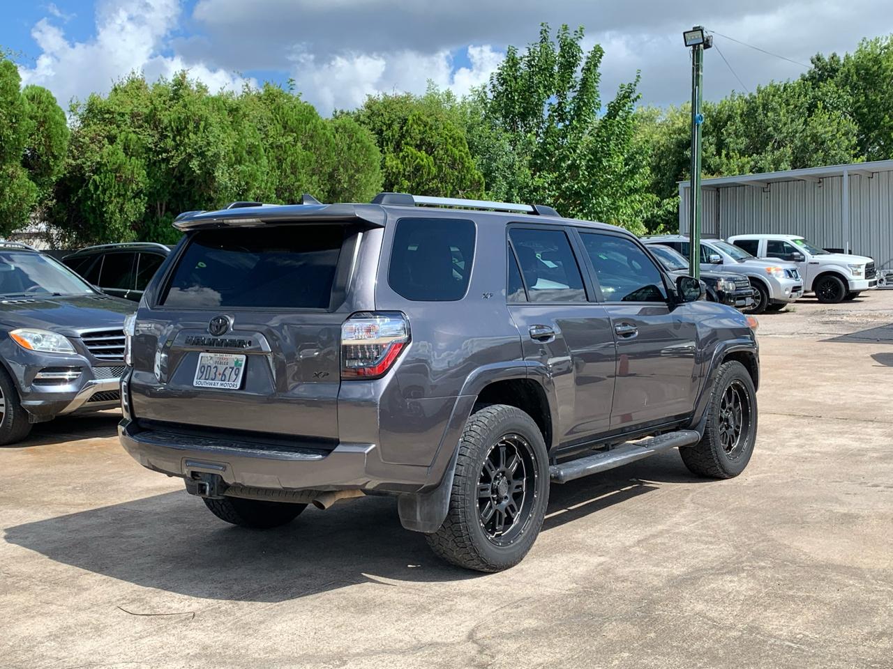 Toyota 4Runner SR5 2WD 2019