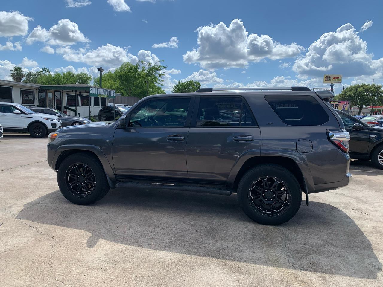 Toyota 4Runner SR5 2WD 2019