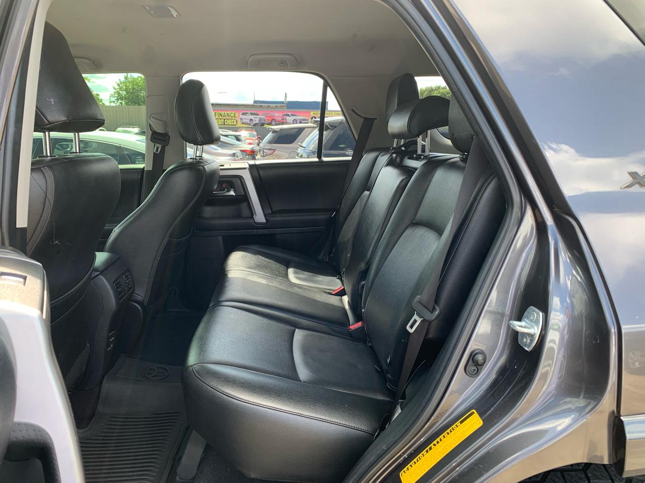 Toyota 4Runner SR5 2WD 2019