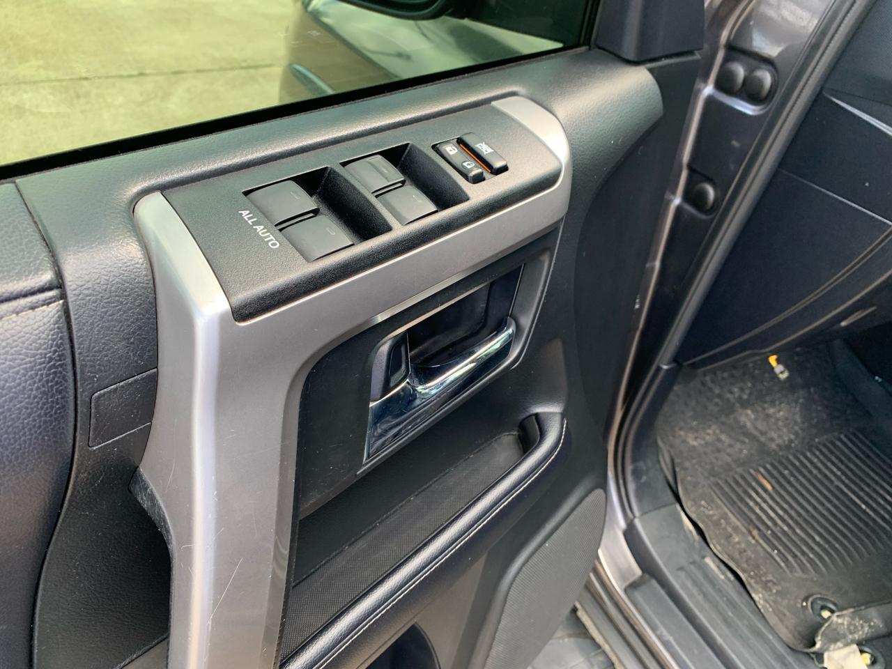 Toyota 4Runner SR5 2WD 2019