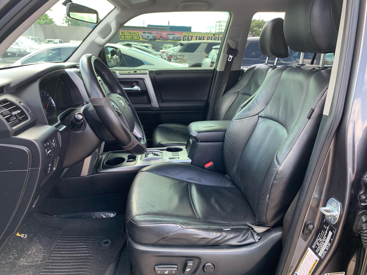 Toyota 4Runner SR5 2WD 2019
