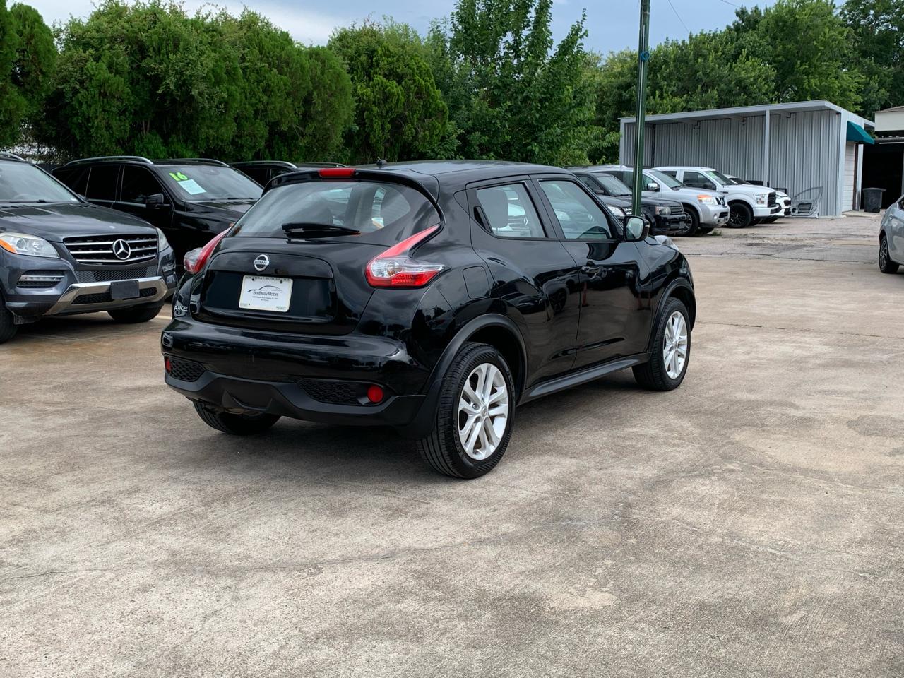 Nissan Juke S FWD 2015
