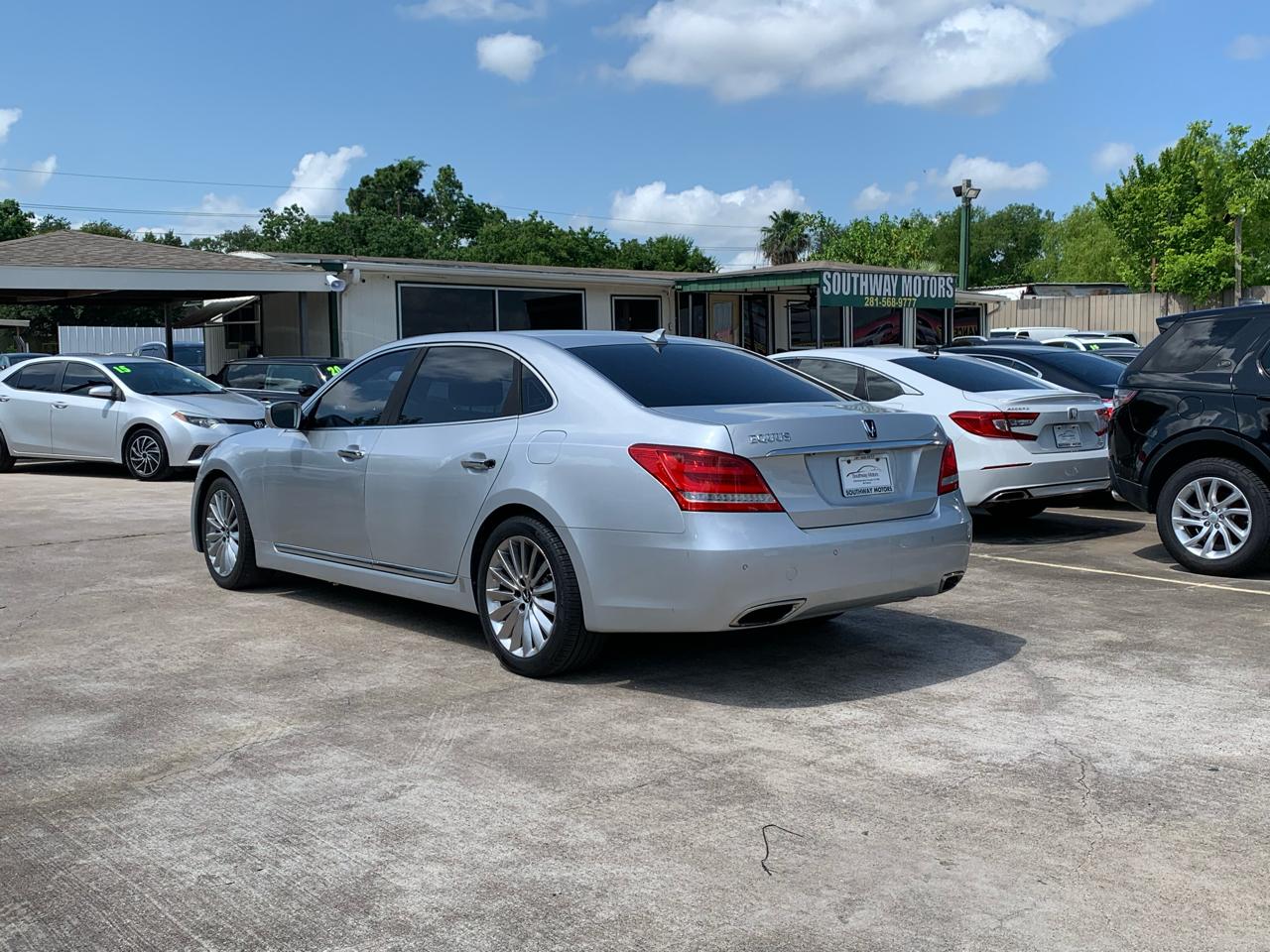 Hyundai Equus Signature 2014