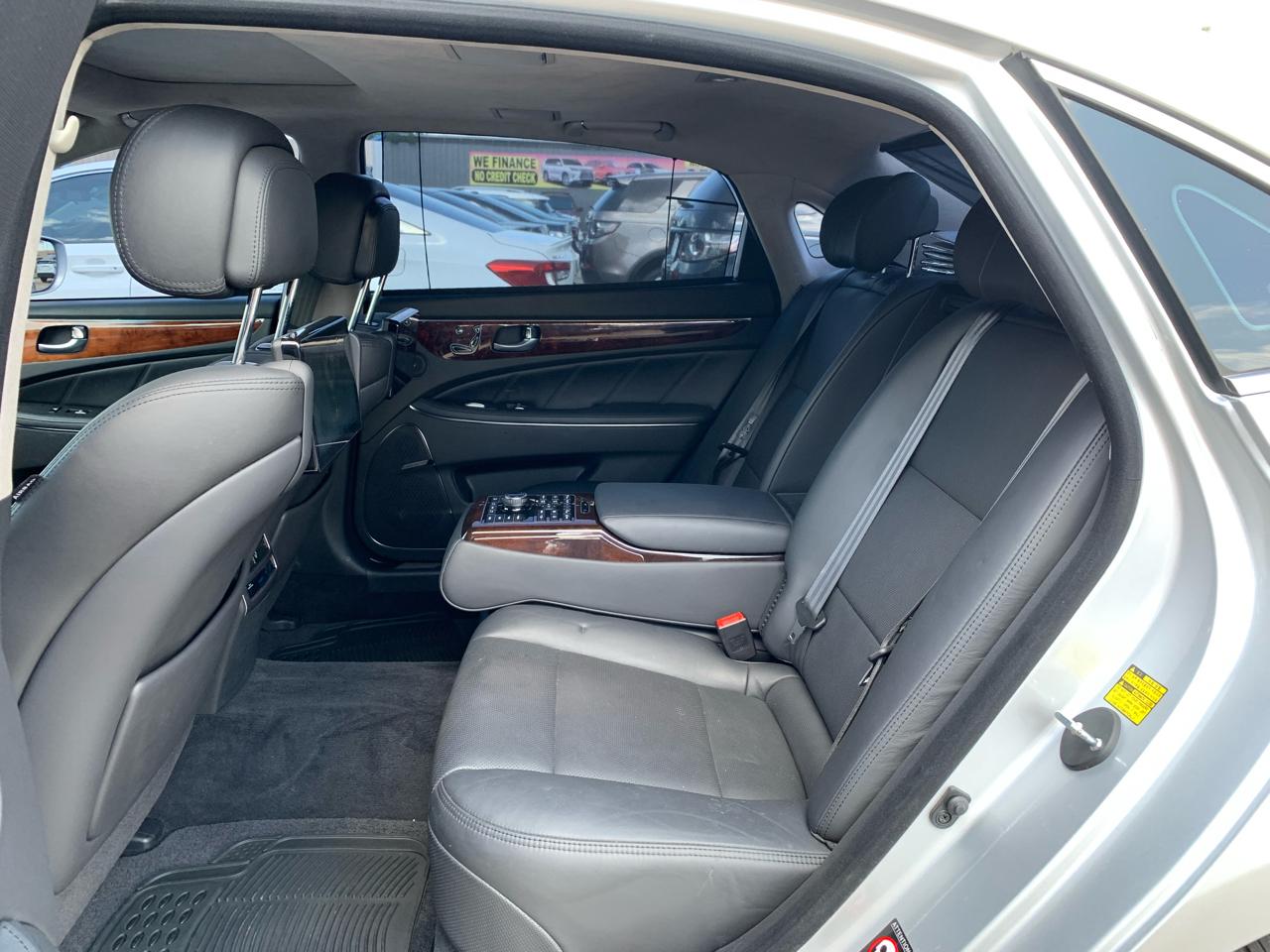 Hyundai Equus Signature 2014