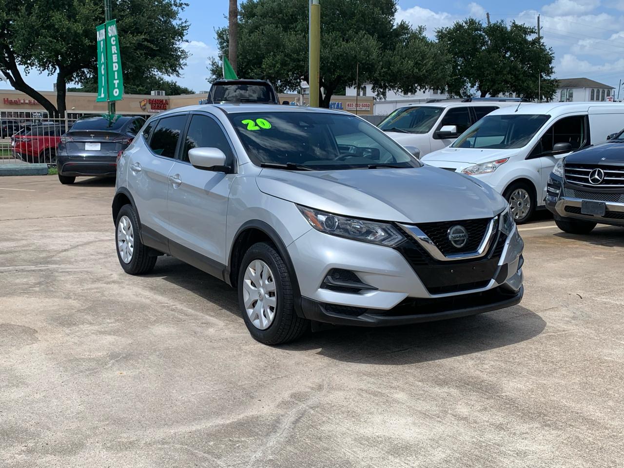Nissan Rogue Sport S 2020