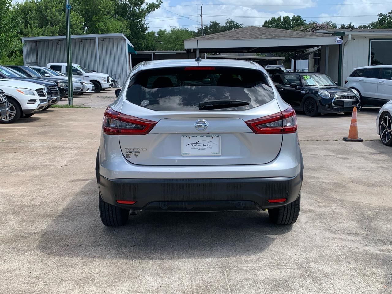 Nissan Rogue Sport S 2020