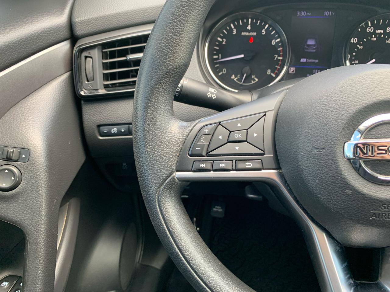 Nissan Rogue Sport S 2020