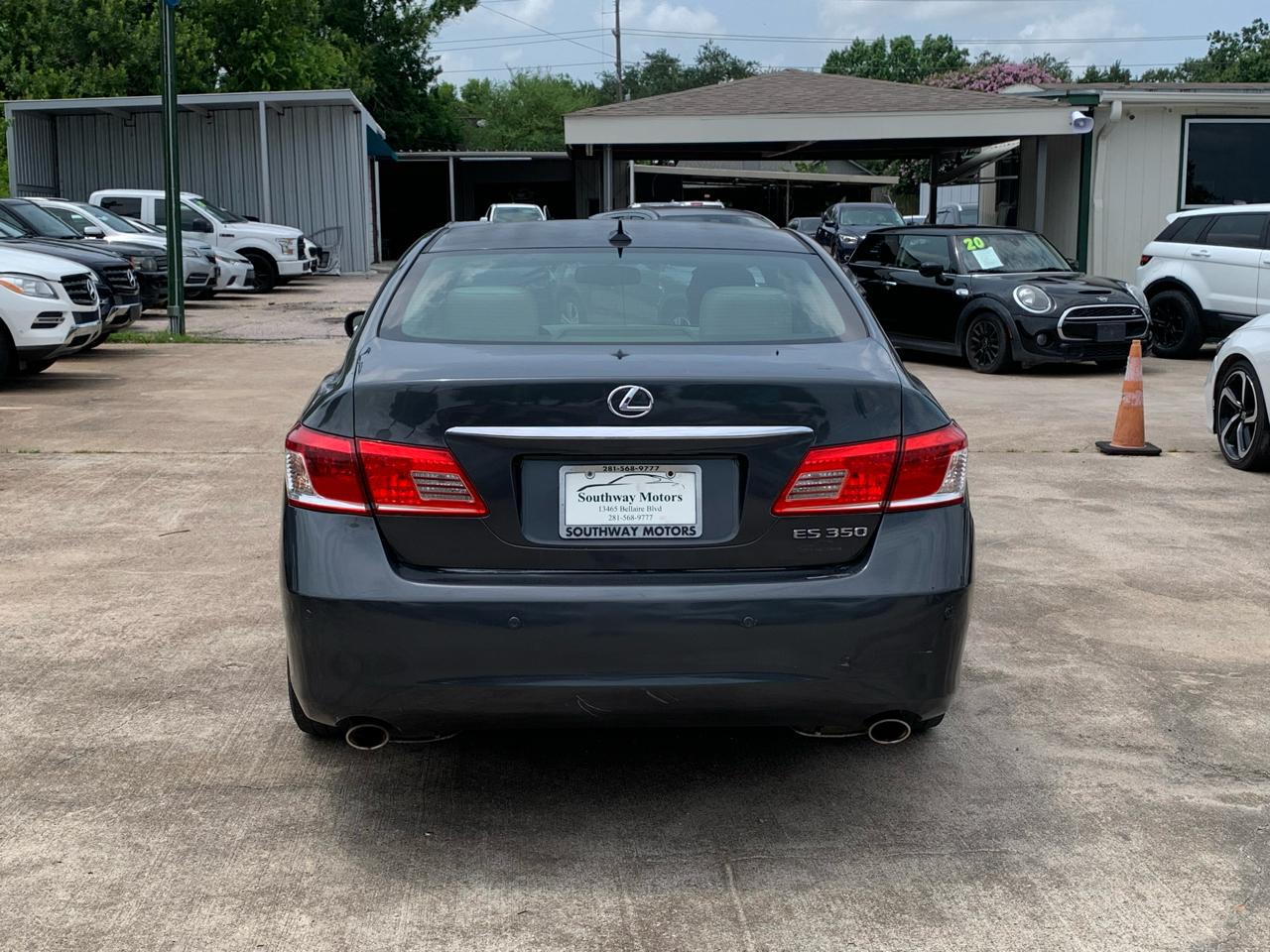 Lexus ES 350 Sedan 2011