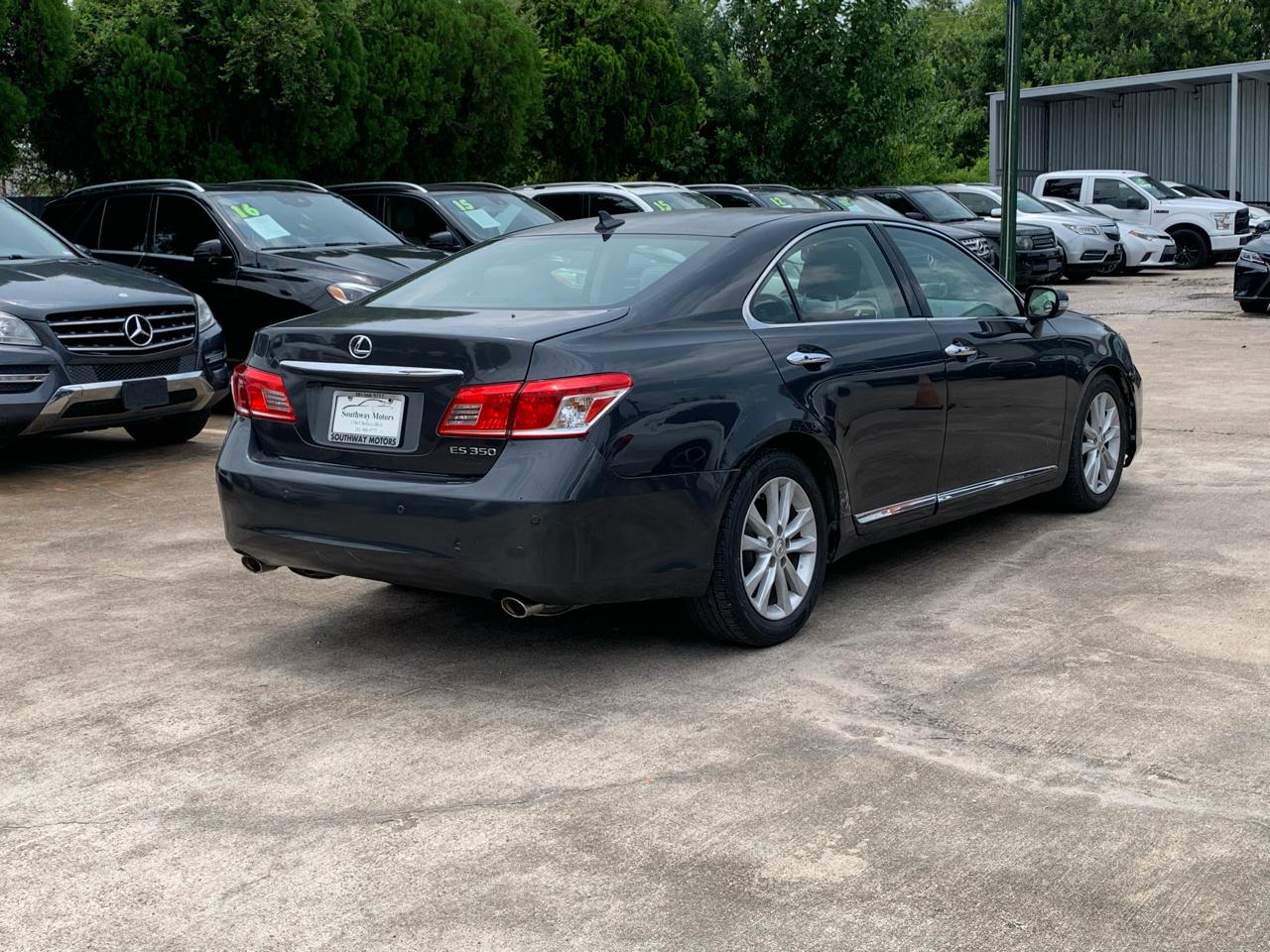 Lexus ES 350 Sedan 2011