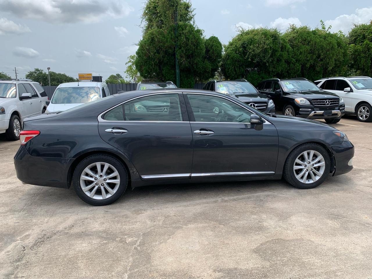 Lexus ES 350 Sedan 2011