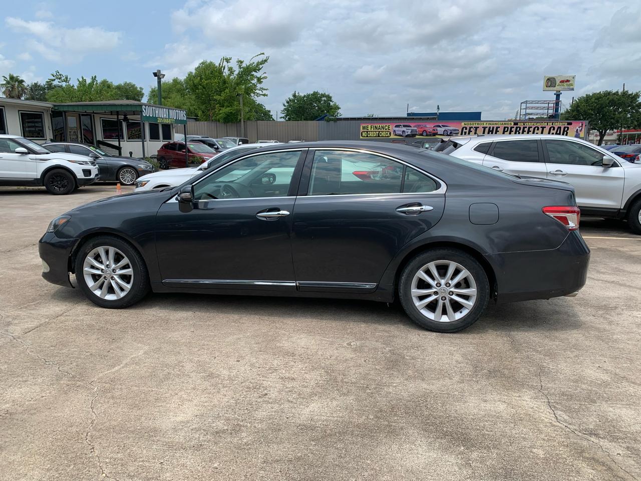 Lexus ES 350 Sedan 2011