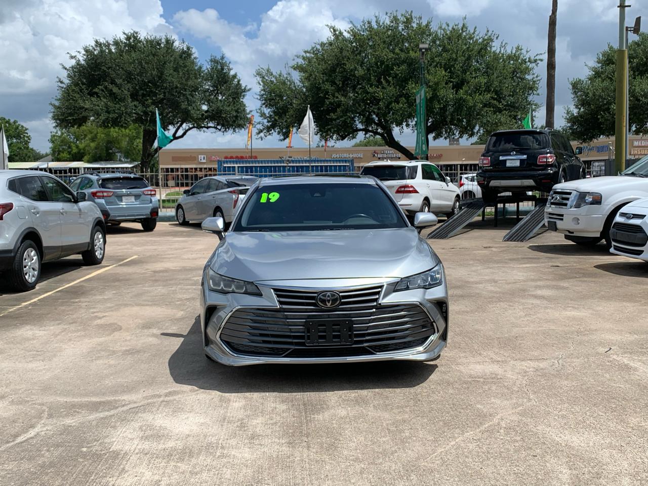 Toyota Avalon XLE 2019