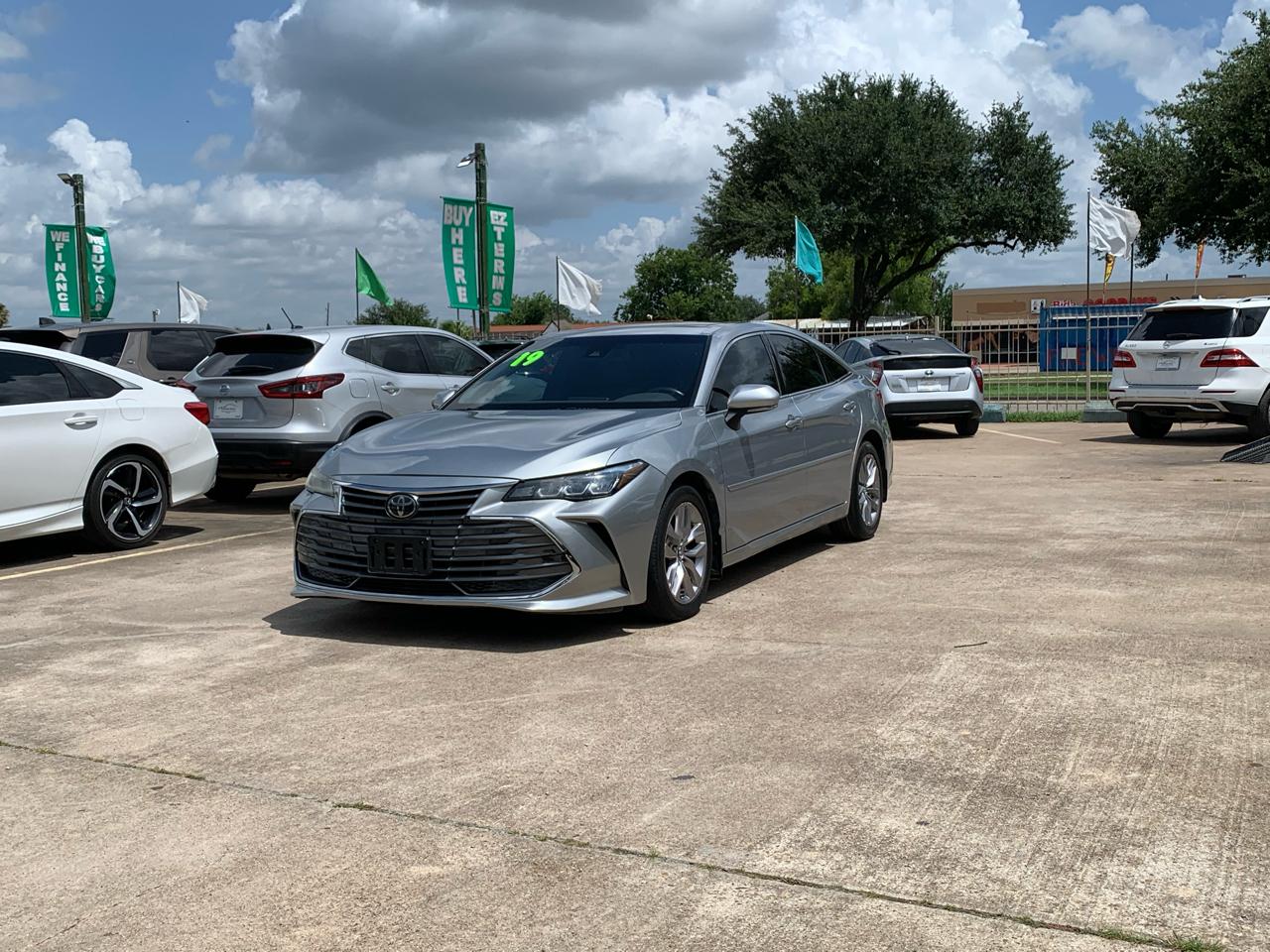 Toyota Avalon XLE 2019