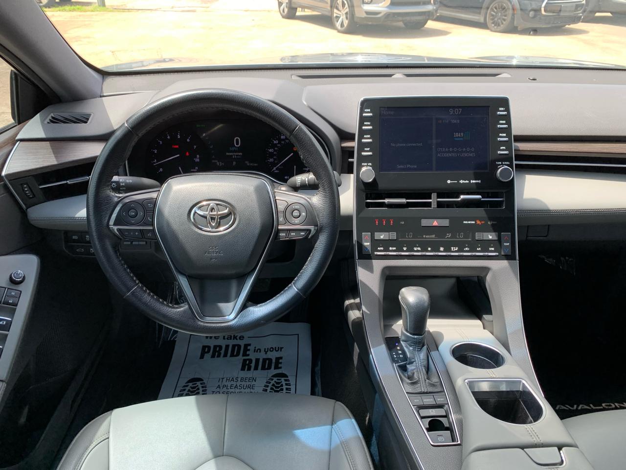 Toyota Avalon XLE 2019