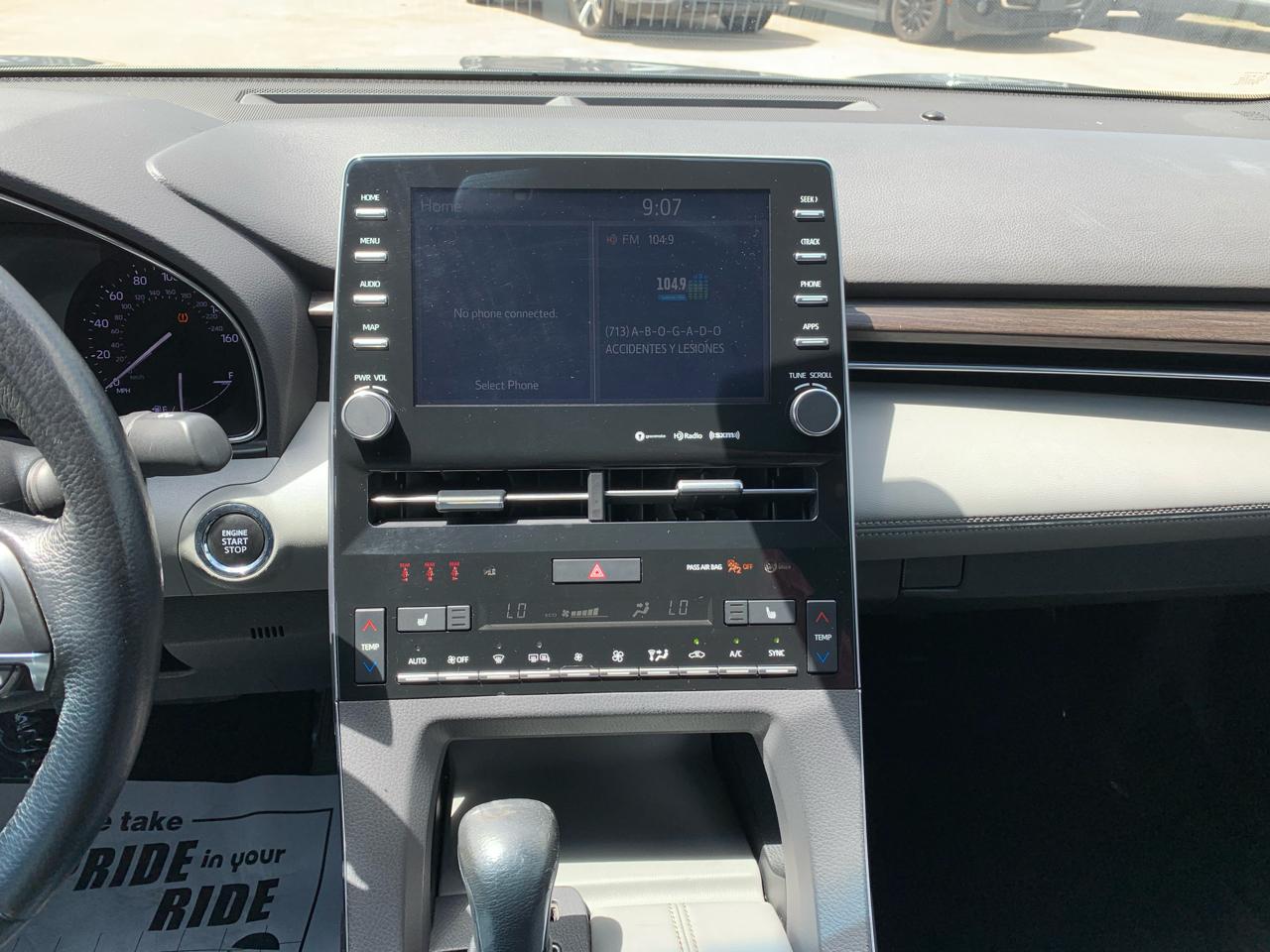 Toyota Avalon XLE 2019