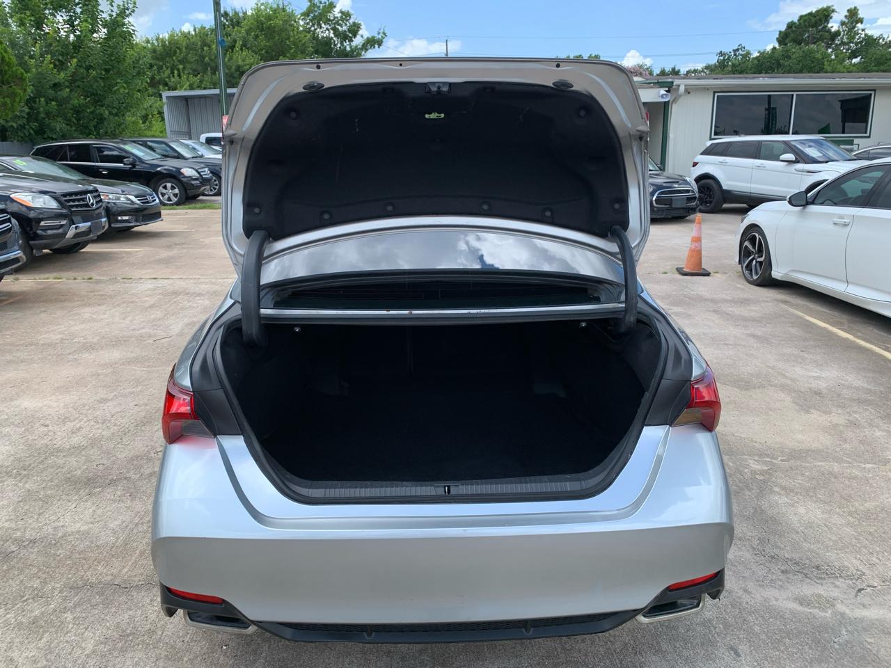 Toyota Avalon XLE 2019