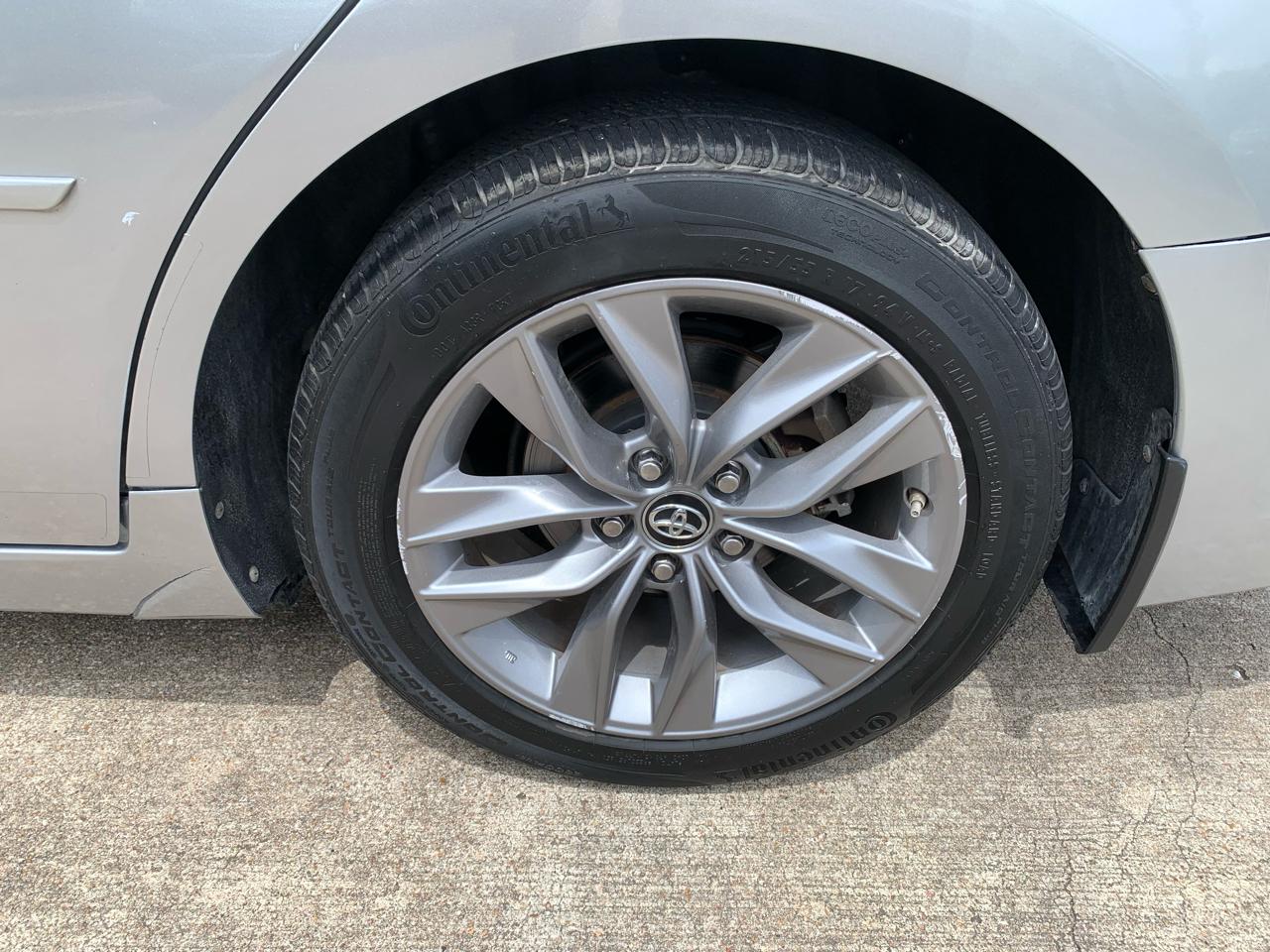 Toyota Avalon XLE 2019