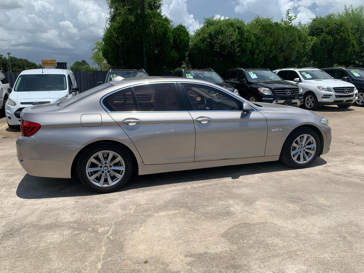 BMW 5-Series 528i 2014