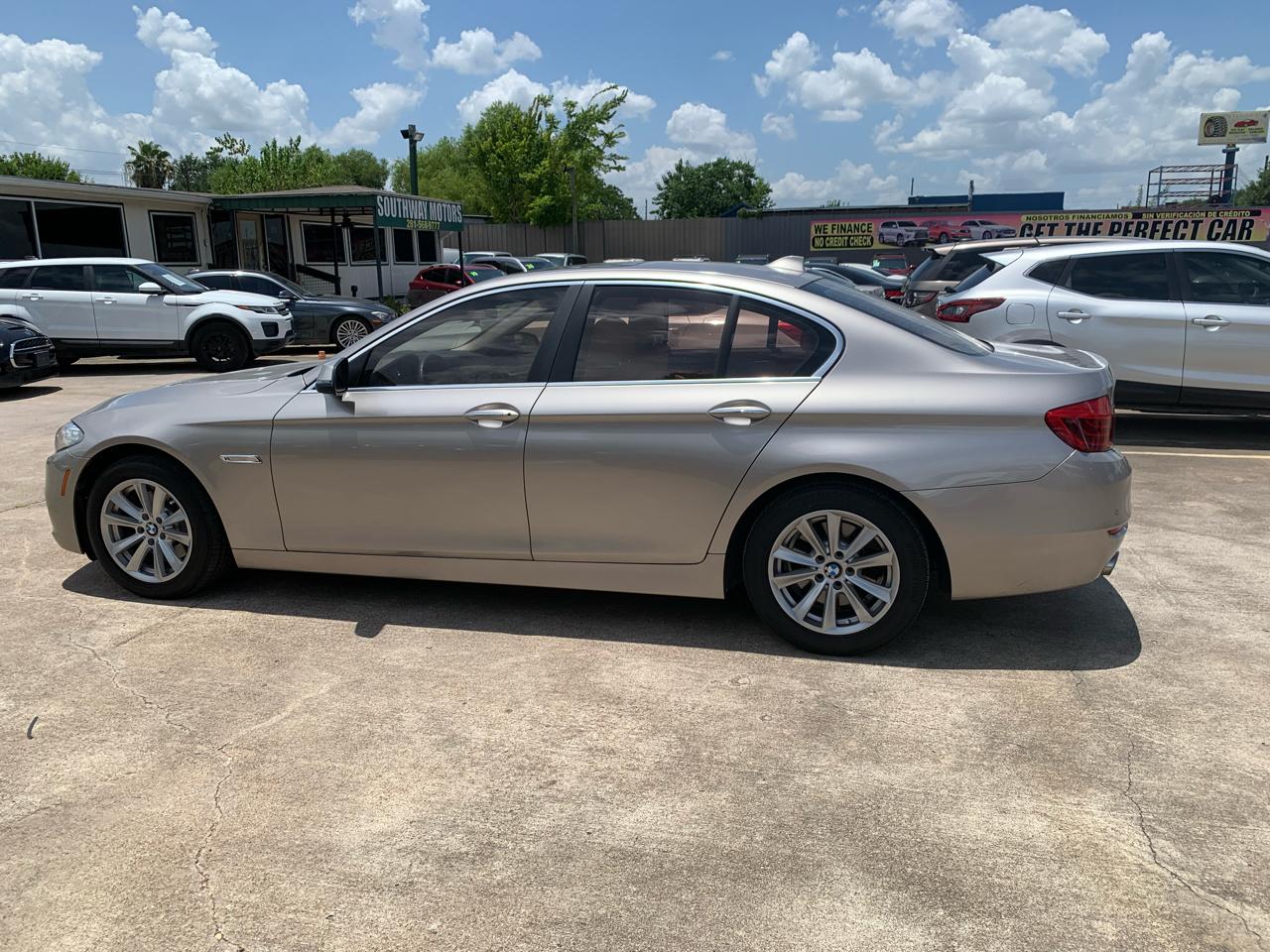 BMW 5-Series 528i 2014