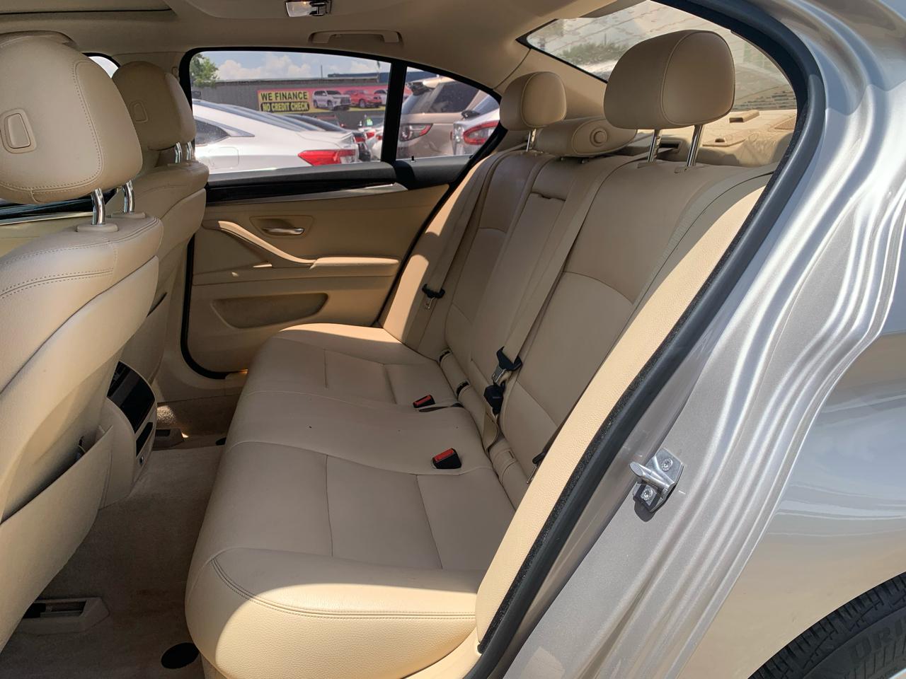 BMW 5-Series 528i 2014