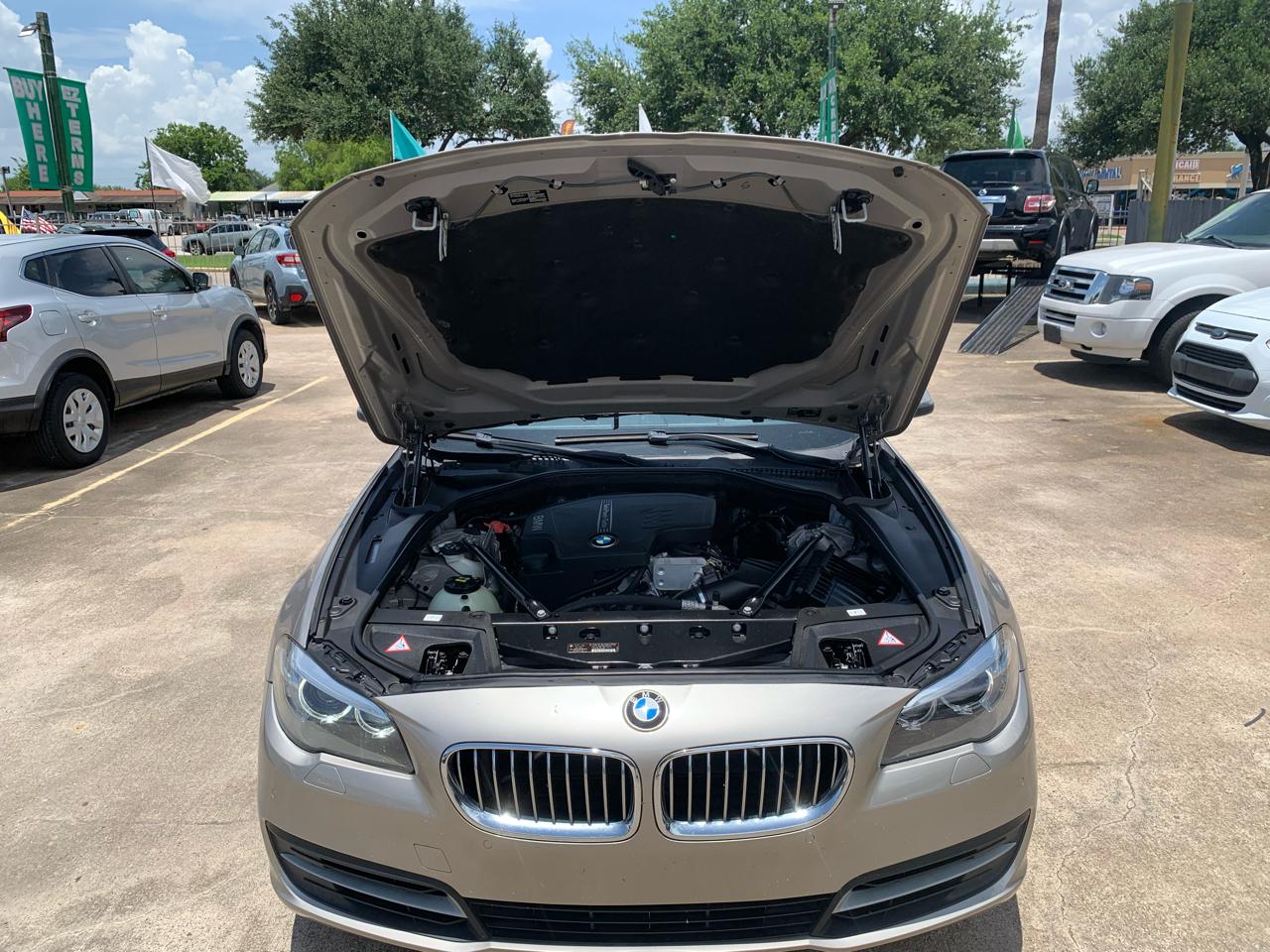 BMW 5-Series 528i 2014